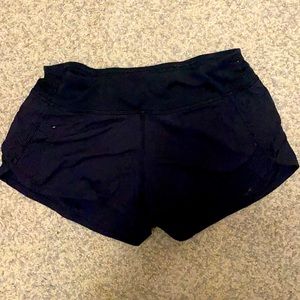 Girls ivivva shorts 2.5"